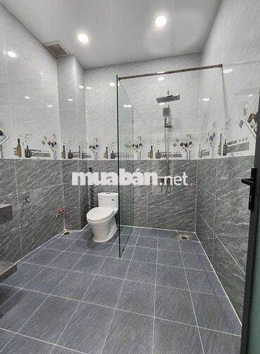 Dt : 4 m X 37m . 1 trệt 2 lầu 3 tấm ,1phong thờ 5ph ngũ 4WC