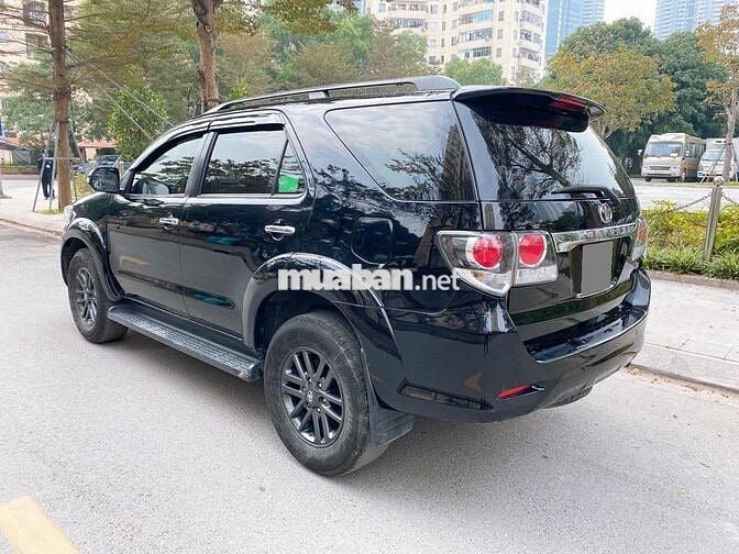 Toyota Fortuner G 2016 máy dầu số sàn, màu đen