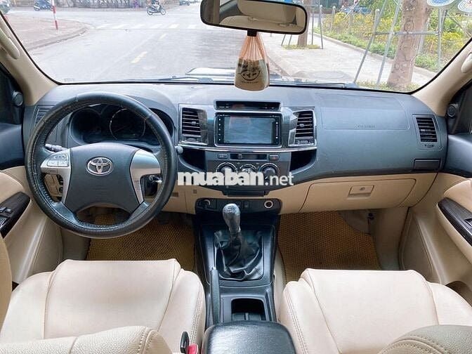 Toyota Fortuner G 2016 máy dầu số sàn, màu đen