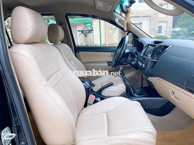 Toyota Fortuner G 2016 máy dầu số sàn, màu đen