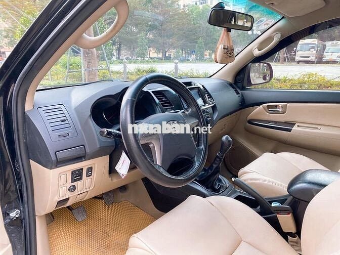 Toyota Fortuner G 2016 máy dầu số sàn, màu đen