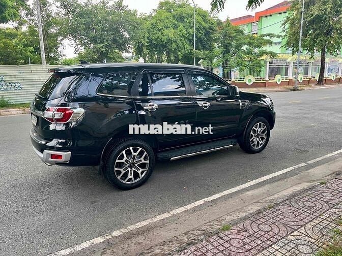Everest nhập 2018 Titanium 2.0L bi-turbo 4x2 AT