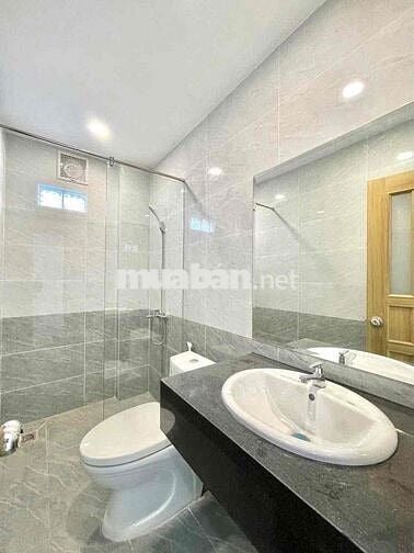 CHO THUÊ STUDIO BALCON 40m2 - HẦM XE, THANG MÁY, HẺM Ô TÔ