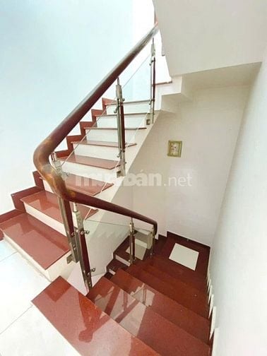 Chỉ 3 tỷ 550 cho căn 65m2 Nguyễn Trãi gần Hồng Bàng, xây 4 tầng. SHR