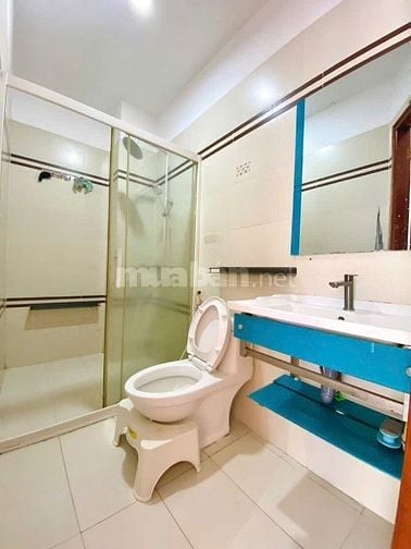 Chỉ 3 tỷ 550 cho căn 65m2 Nguyễn Trãi gần Hồng Bàng, xây 4 tầng. SHR