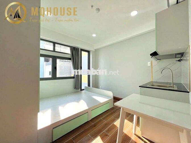 Studio ban cộng, Cửa sổ lớn Gần Lotte Mart Nguyễn Văn Lượng.
