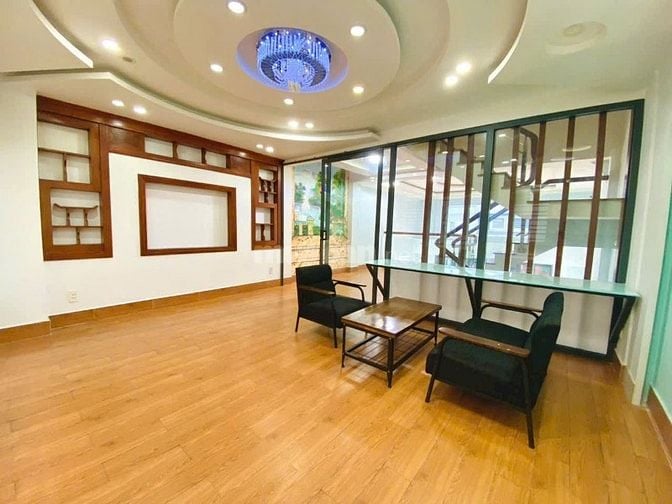 Chỉ 3 tỷ 550 cho căn 65m2 Nguyễn Trãi gần Hồng Bàng, xây 4 tầng. SHR