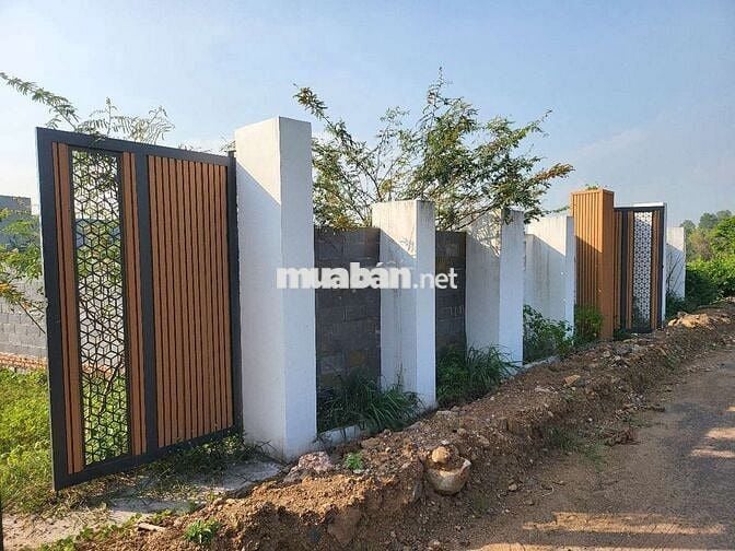 Bán đất hai mặt tuền xã Phước Hải 12 x 20 giá 2,15 tỷ