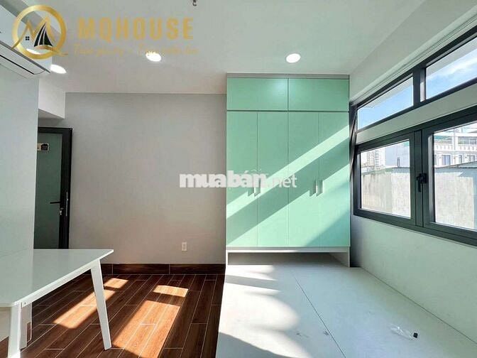 Studio ban cộng, Cửa sổ lớn Gần Lotte Mart Nguyễn Văn Lượng.