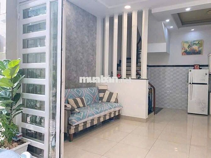 Cho thuê nhà Full Nội Thất Huỳnh Văn Bánh 4PN, giá 18 triệu