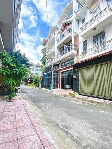 Chỉ 3 tỷ 550 cho căn 65m2 Nguyễn Trãi gần Hồng Bàng, xây 4 tầng. SHR