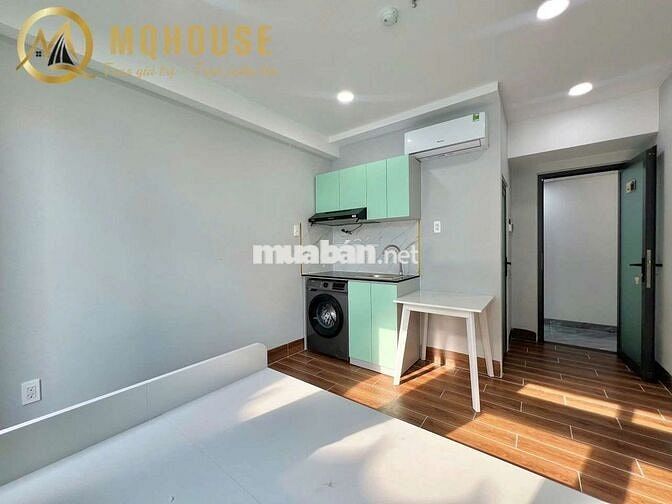 Studio ban cộng, Cửa sổ lớn Gần Lotte Mart Nguyễn Văn Lượng.
