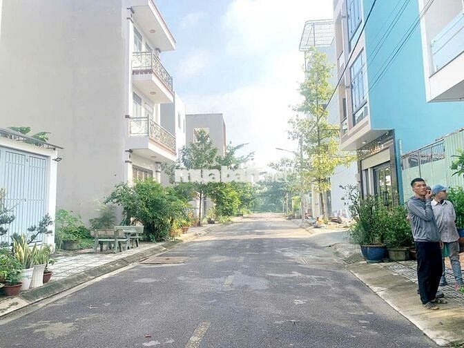 Nhà 1 Lầu 5x17m Đường Thạnh Xuân 52, Giá 6.5tr/th