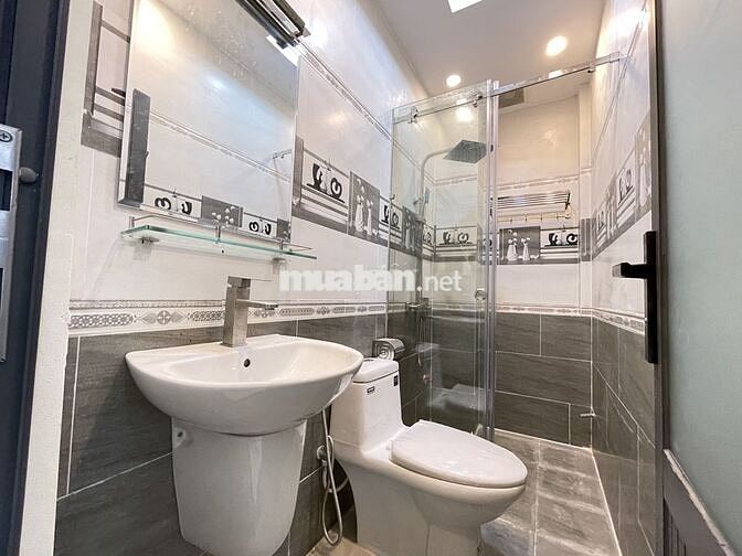 CĂN HỘ DV CÓ BALCON FULL NỘITHẤT,GẦN NGÃ 4 PHẠM VĂN ĐỒNG&LÊ QUANG ĐỊNH