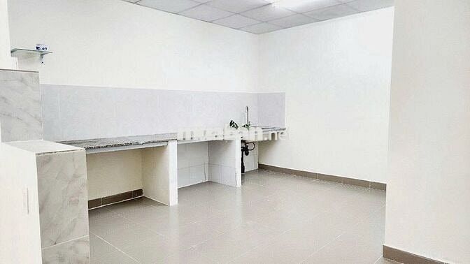 Nhà gác lửng 4,3 x13m,HXH trường chinh giá 7tr/tháng