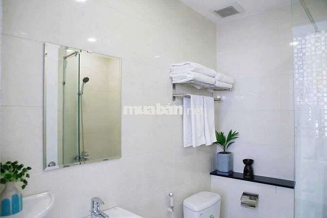 Thuê căn hộ Nguyễn Trãi quận 1 có Ban công thoáng mát như hình