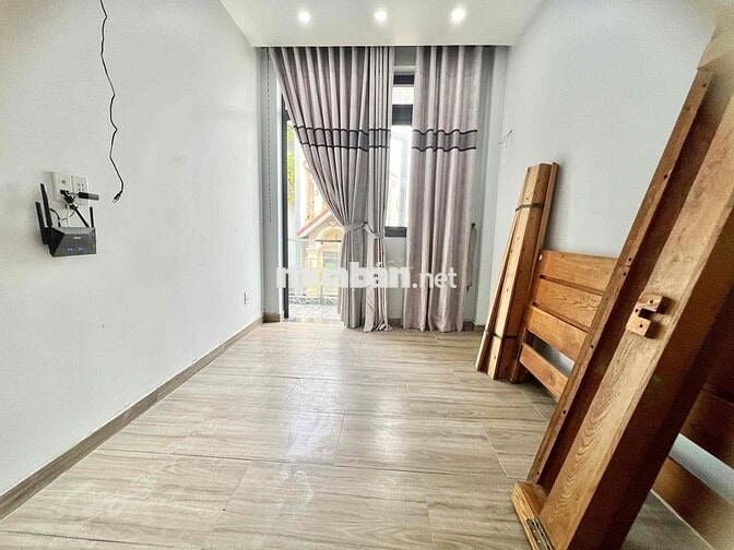 2PN, 2 BAN CÔNG CHO 2 PHÒNG CỰC THOÁNG, ĐI BỘ RA DH VLU, GÒ VẤP