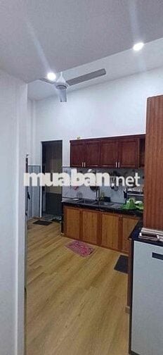 ngộp bán gấp nhà shr 5*18 2ty7 chốt