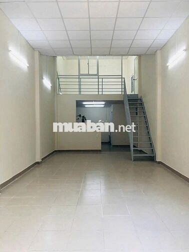 Nhà gác lửng 4,3 x13m,HXH trường chinh giá 7tr/tháng