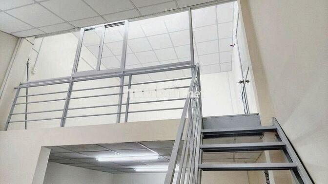 Nhà gác lửng 4,3 x13m,HXH trường chinh giá 7tr/tháng