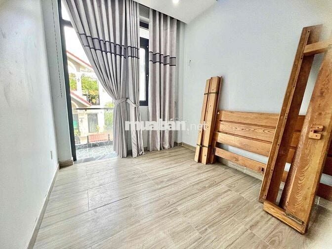2PN, 2 BAN CÔNG CHO 2 PHÒNG CỰC THOÁNG, ĐI BỘ RA DH VLU, GÒ VẤP