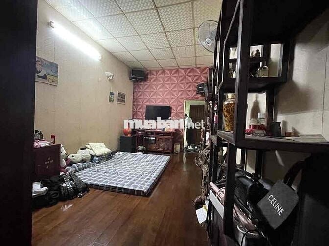 Mặt phố Nghĩa Dũng, lô góc, 37.3m2, giá 11.5 tỷ