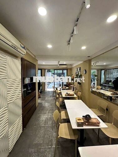 Bán TT mp, Tầng 1, Trục chính Quỳnh Mai, KD Bia, Cafe, Siêu Thị....