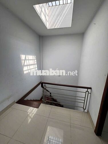 Nhà 7m x 10, lững , 2 lầu , sân thượng, 4pn, 13tr/ tháng