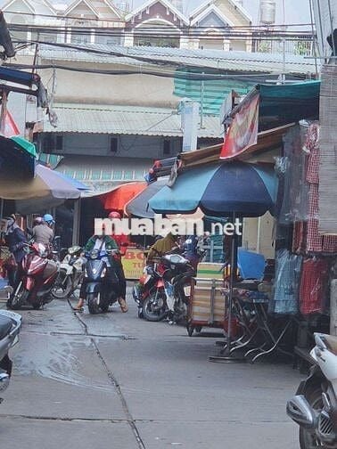 Bán Nhà Hẻm Xe Hơi, 101 m2, Nở Hậu, Đường Bình Thành, BHHB, Bình Tân
