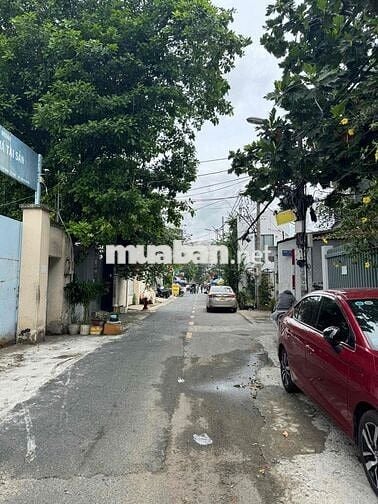 NHÀ C4. 141M2 (6x20 NỞ HẬU). HXH TRƯỚC NHÀ. GẦN ĐH CÔNG NGHIỆP. 60TR/M