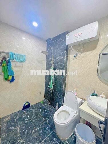 BÁN NHÀ ĐẠI TỪ SÁT HỒ LINH ĐÀM GẦN PHỐ DT: 48m2, MT4,6m, 6 Tầng.