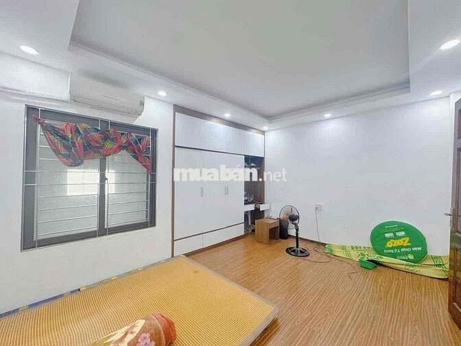 BÁN NHÀ ĐẠI TỪ SÁT HỒ LINH ĐÀM GẦN PHỐ DT: 48m2, MT4,6m, 6 Tầng.