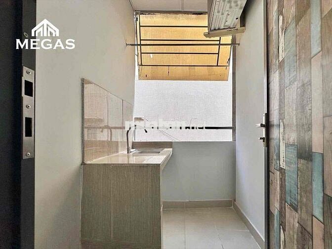 Studio Cửa Sổ Ban Công - Đủ Tiện Nghi_Bảo vệ Hầm xe Thang Máy
