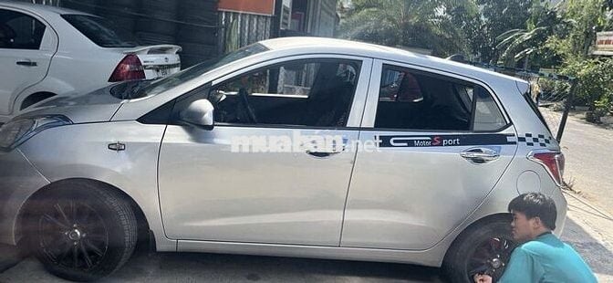 cần bán lại huyndai i10