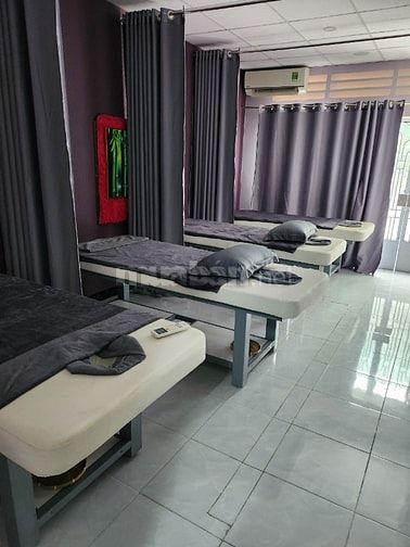 Cho thuê nha NC gần mặt tiền, liền kề Q1