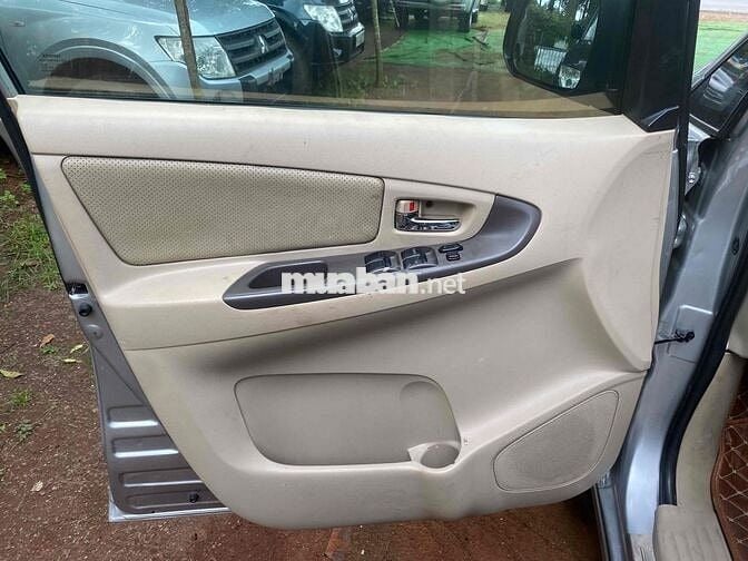 Toyota Innova 2016 2.0E fun đồ chơi