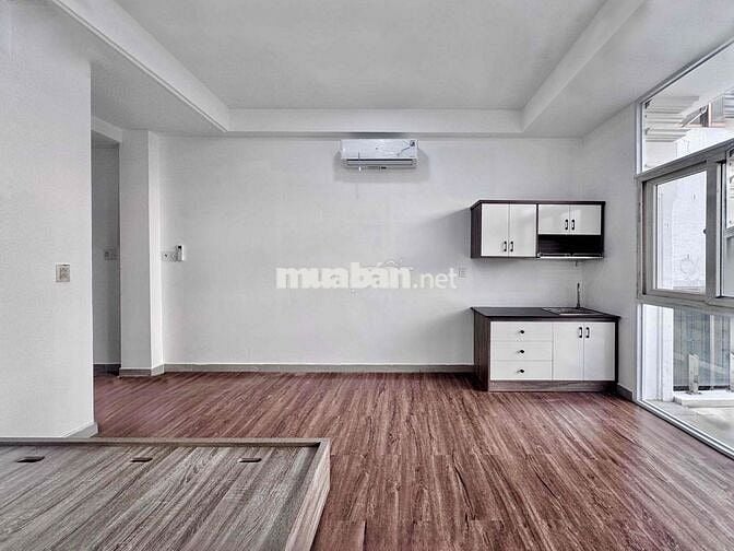 Căn hộ full nội thất mới 100% có ban công lớn kế ngã tư Hàng Xanh