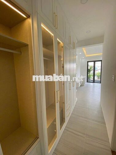 CỰC PHẨM NHÀ MỚI XÂY, Đường Cộng Hoà, P4,Tân Bình, PHÒNG SUỐT 400M2