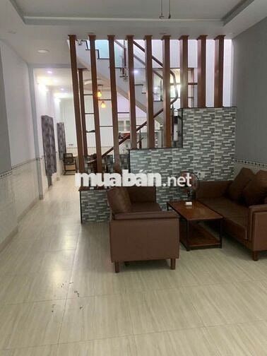 Nhà 1 lầu 5x17m, MT đường ĐHT 13 giá 11tr/tháng