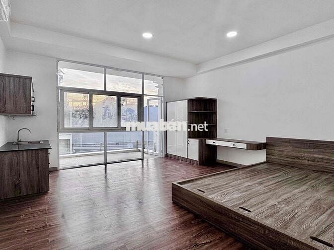 Căn hộ full nội thất mới 100% có ban công lớn kế ngã tư Hàng Xanh