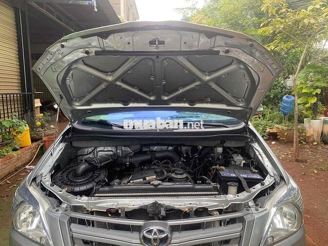 Toyota Innova 2016 2.0E fun đồ chơi