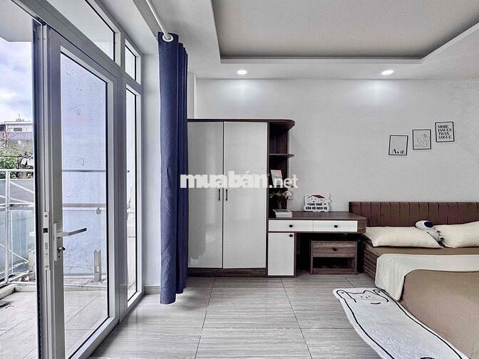 Căn hộ full nội thất mới 100% có ban công lớn kế ngã tư Hàng Xanh