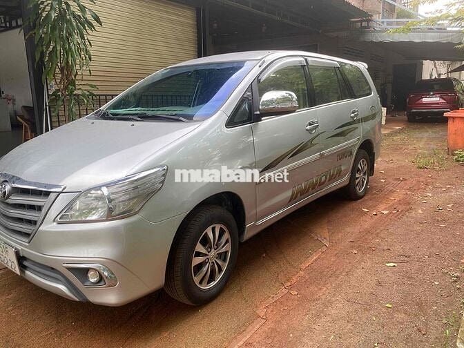 Toyota Innova 2016 2.0E fun đồ chơi