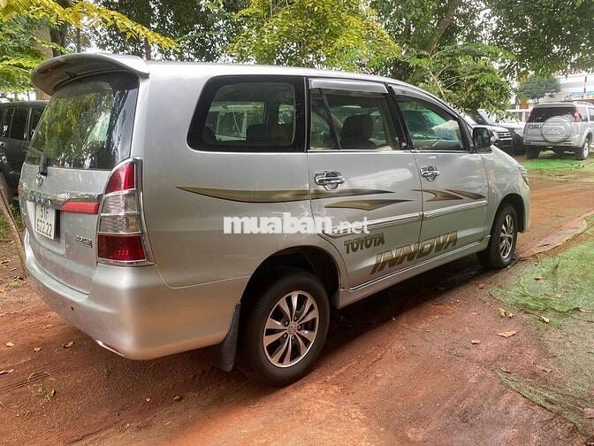 Toyota Innova 2016 2.0E fun đồ chơi