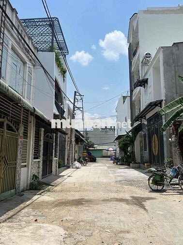 4,3 TỶ NHÀ MT THẠNH XUÂN 21 NGANG 5M NỞ HẬU 2 LẦU HXH , SHR HOÀN CÔNG