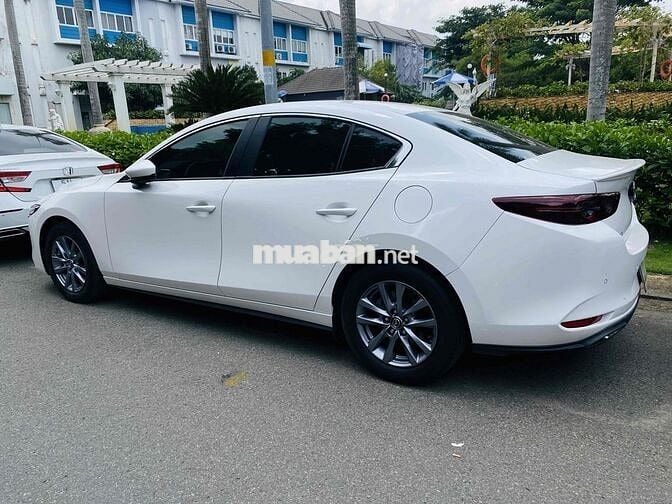 Mazda 3 2022 1.5L Luxury - 33000 km