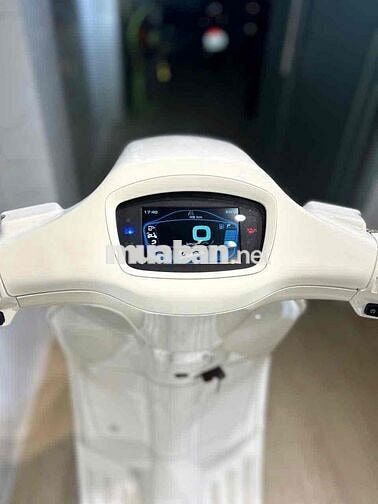 Vespa Justin bieber 125 mới chưa bấm biển