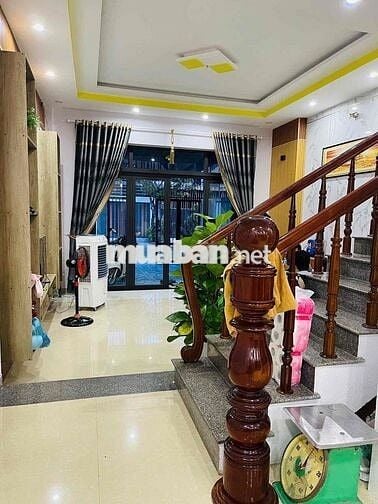 Bán nhà Hoàng Minh Giám Hoà xuân vip