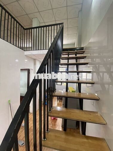 Nhà chung cư TT Chợ Hàn Đà Nẵng cho thuê nguyên căn, diện tích 45x2m2