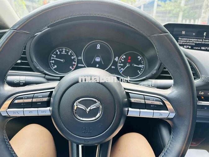 Mazda 3 2022 1.5L Luxury - 33000 km
